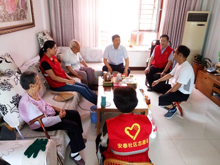“七一”走访.jpg